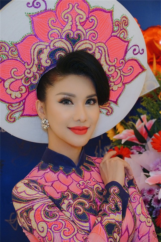 Loan Vương đăng quang Hoa hậu Quý bà quốc tế 2018 - Ảnh 4. Loan Vương đăng quang Hoa hậu Quý bà quốc tế 2018 - Ảnh 4.