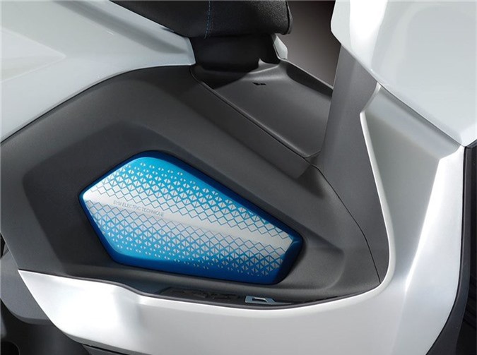 Xe tay ga chạy điện SYM EE1 có thể đạt vận tốc 130km/h ảnh 12