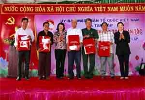 Phó Chủ tịch nước dự “Ngày hội Đại đoàn kết toàn dân tộc” tại Bình Dương