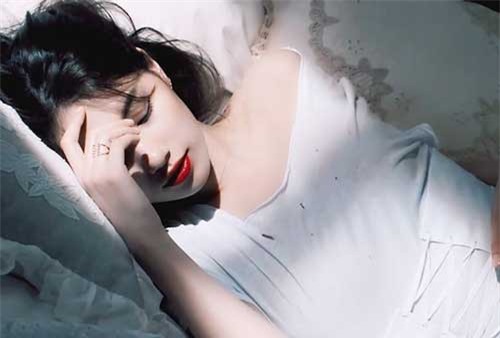'Bẫy tình' quỷ quyệt của đại gia lừa đảo khiến gái xinh tơi tả