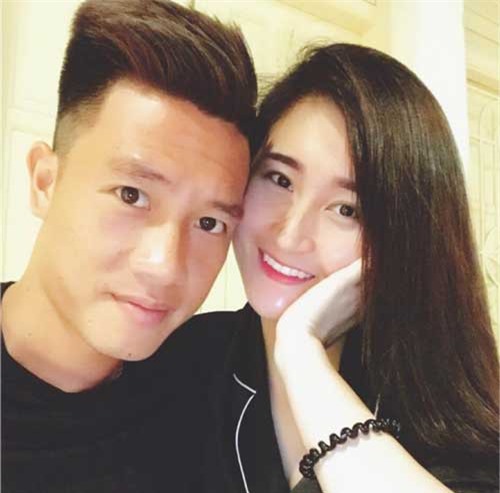 Bạn gái xinh đẹp chấm 9 điểm về bản lĩnh 'đá sân nhỏ' của tiền vệ ĐT Việt Nam
