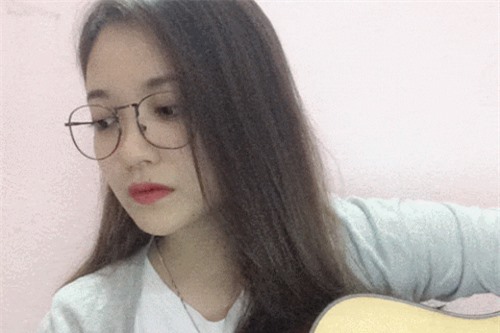 Clip: Nữ sinh 9X xinh đẹp 'đốn tim' cư dân mạng với cover hit 'Túy âm'