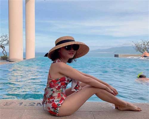 Vĩnh biệt mũm mĩm, Văn Mai Hương phô diễn hình thể nuột nà với bikini khiến vạn cô gái ghen tỵ