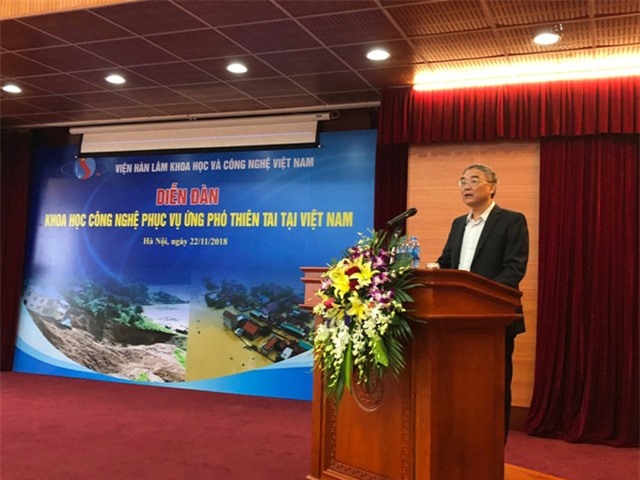 GS.TSKH Nguyễn Đình Công, Phó Chủ tịch VAST phát biểu tại Diễn đàn.