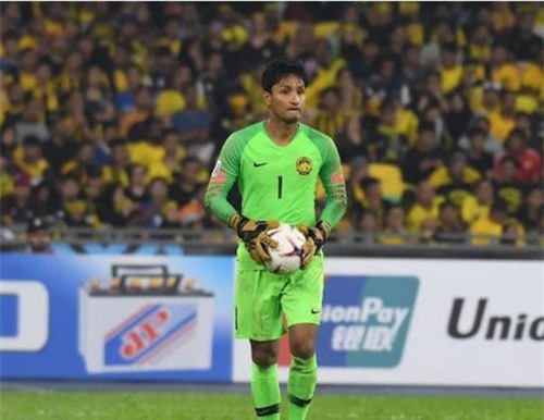 AFF Cup 2018: 4 lần vào lưới nhặt bóng vì ĐT Việt Nam, thủ thành Malaysia vẫn "nói cứng"
