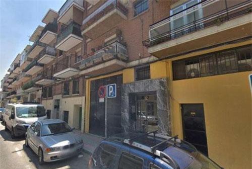 Kinh hoàng phát hiện người đàn ông sống với xác chết phân hủy suốt 1 năm trời