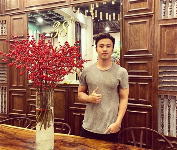 Gu thời trang lịch lãm “chuẩn soái ca” của bạn trai tin đồn Bích Phương - Hình 13 Gu thoi trang lich lam “chuan soai ca” cua ban trai tin don Bich Phuong-Hinh-13