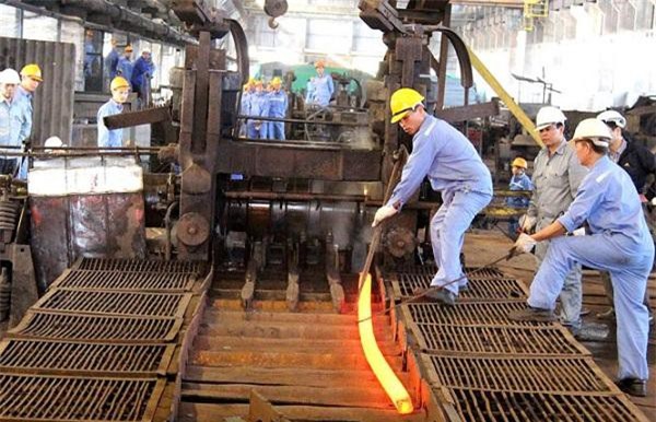 Tăng giá điện: gánh nặng ai mang