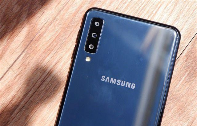 Loạt thiết bị di động giảm giá đáng chú ý tháng 4/2019