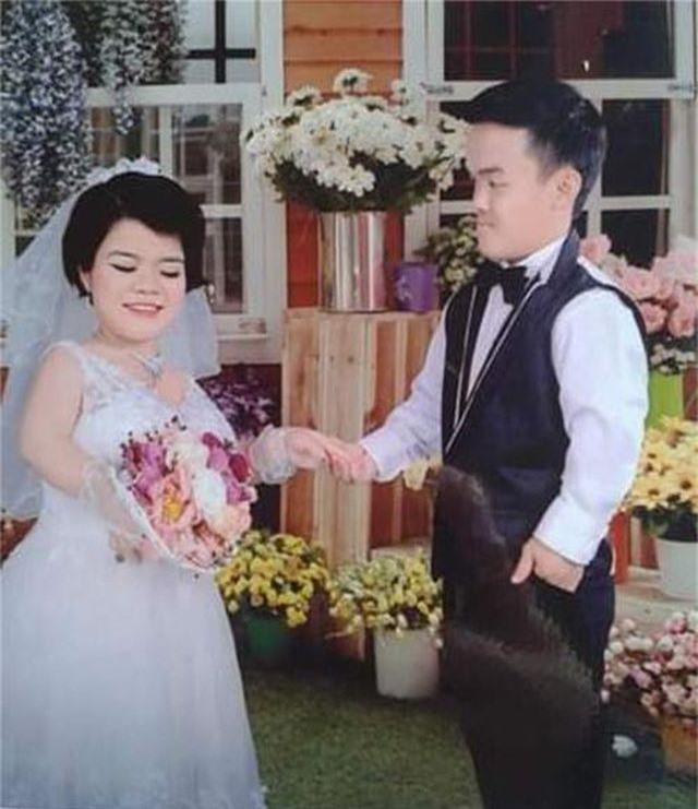 Cận cảnh cuộc sống của đôi vợ chồng tí hon, chỉ cao 1m giữa Hà Nội - 6 Cận cảnh cuộc sống của đôi vợ chồng tí hon, chỉ cao 1m giữa Hà Nội - 6