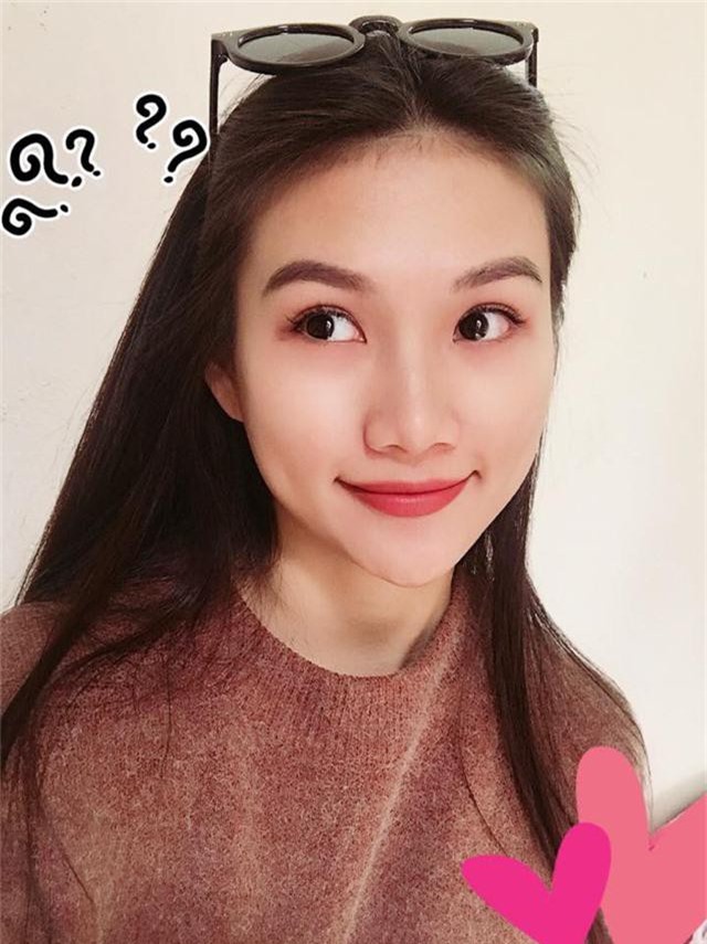 Nhan sắc đời thường đẹp say lòng người của người yêu gã Fedora trong Mê cung - Ảnh 7. Nhan sắc đời thường đẹp say lòng người của người yêu gã Fedora trong Mê cung - Ảnh 7.