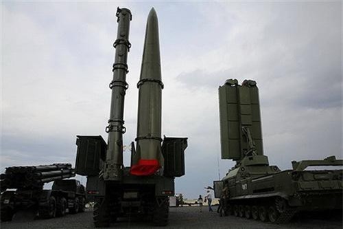 Phiên bản Iskander lạ được giới thiệu tại Diễn đàn quân sự Army 2017 Phiên bản Iskander lạ được giới thiệu tại Diễn đàn quân sự Army 2017
