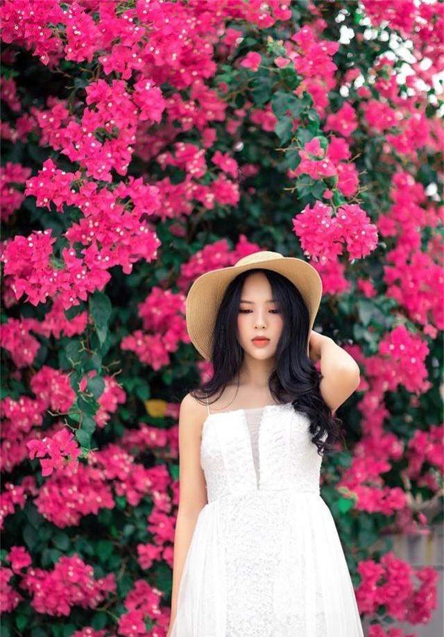 Thiếu nữ Huế gây thương nhớ từ ánh nhìn đầu tiên - 2 Thiếu nữ Huế gây thương nhớ từ ánh nhìn đầu tiên - 2