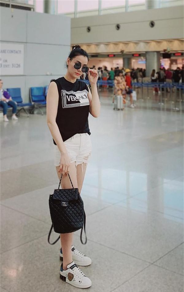 Sau bao năm rời làng mẫu Việt, 'đệ nhất mỹ nhân phồn thực' vẫn gợi cảm ngây ngất sau bao nam roi lang mau viet de nhat my nhan phon thuc van goi cam ngay ngat