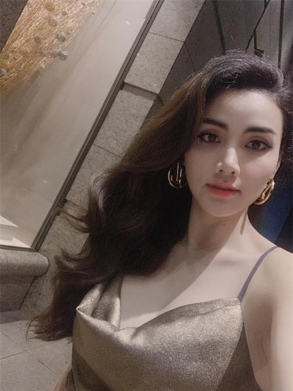 Trang Nhung tên đầy đủ là Nguyễn Trang Nhung, sinh năm 1985 tại Bắc Ninh. Trang Nhung tên đầy đủ là Nguyễn Trang Nhung, sinh năm 1985 tại Bắc Ninh.