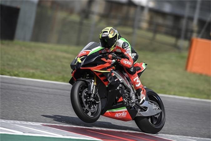 Chi tiết siêu môtô Aprilia RSV4 X hơn 1,1 tỷ đồng - Hình 9 Chi tiet sieu moto Aprilia RSV4 X hon 1,1 ty dong-Hinh-9