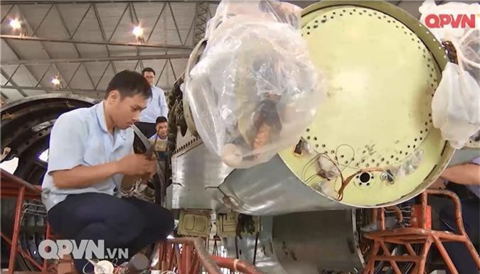 Việt Nam “tăng tuổi thọ” máy bay Su-27 hiện đại thế nào? - Hình 7 Viet Nam “tang tuoi tho” may bay Su-27 hien dai the nao?-Hinh-7