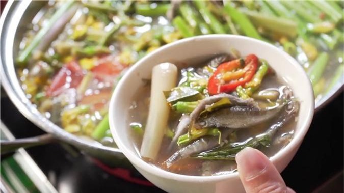 Mê mẩn với đặc sản miền Tây mùa nước nổi hấp dẫn du khách - Hình 3 Me man voi dac san mien Tay mua nuoc noi hap dan du khach-Hinh-3