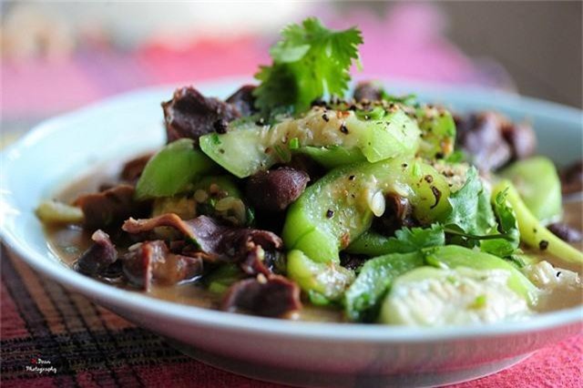Cách làm 3 món ngon ngất ngây chỉ với 1 bộ lòng gà - Hình 7 Cach lam 3 mon ngon ngat ngay chi voi 1 bo long ga-Hinh-7