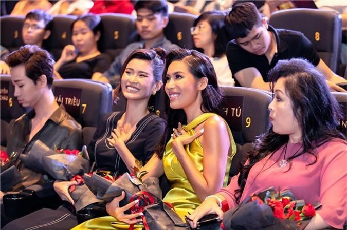 Đọ sắc dàn mỹ nhân “đấu đá” khốc liệt trong “Hoa hậu giang hồ“ - Hình 4 Do sac dan my nhan “dau da” khoc liet trong “Hoa hau giang ho“-Hinh-4