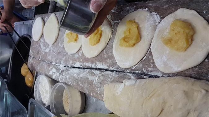 Tiết lộ công thức làm bánh tiêu ngon hơn trong siêu thị - Hình 14 Tiet lo cong thuc lam banh tieu ngon hon trong sieu thi-Hinh-14