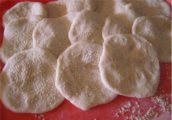 Tiết lộ công thức làm bánh tiêu ngon hơn trong siêu thị - Hình 5 Tiet lo cong thuc lam banh tieu ngon hon trong sieu thi-Hinh-5