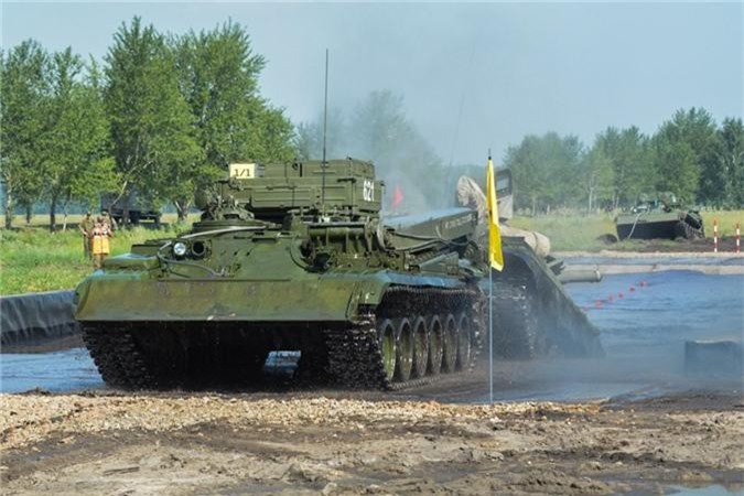 Lần đầu tiên "voi thép" BREM-1 cặp với xe tăng T-90 Việt Nam - Hình 12 Lan dau tien