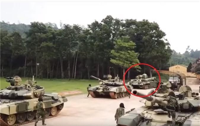 Lần đầu tiên "voi thép" BREM-1 cặp với xe tăng T-90 Việt Nam - Hình 3 Lan dau tien