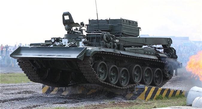 Lần đầu tiên "voi thép" BREM-1 cặp với xe tăng T-90 Việt Nam - Hình 4 Lan dau tien