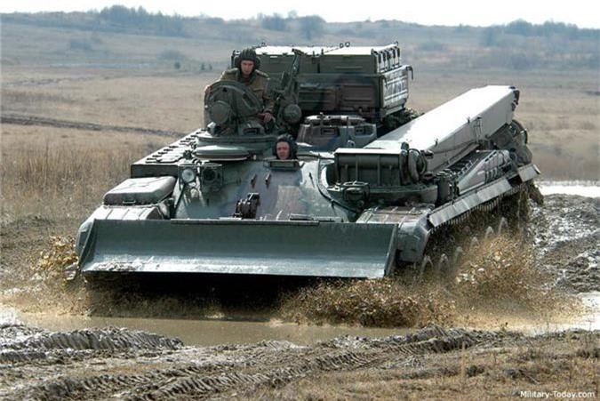 Lần đầu tiên "voi thép" BREM-1 cặp với xe tăng T-90 Việt Nam - Hình 7 Lan dau tien