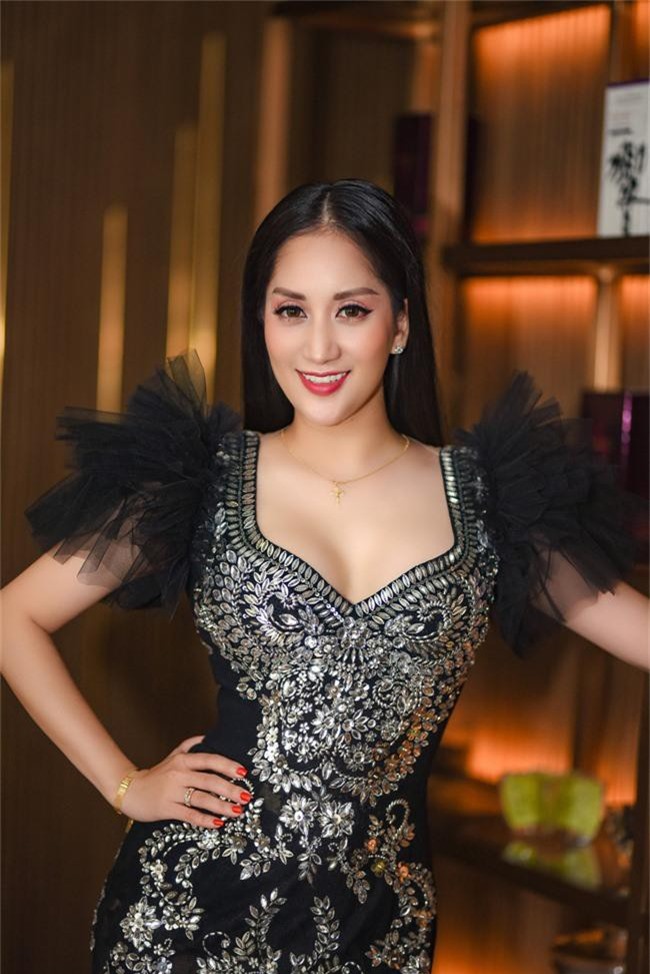 Khánh Thi quyết tâm giảm cân vì muốn đẹp trong mắt chồng trẻ - Ảnh 9. Khánh Thi quyết tâm giảm cân vì muốn đẹp trong mắt chồng trẻ - Ảnh 9.