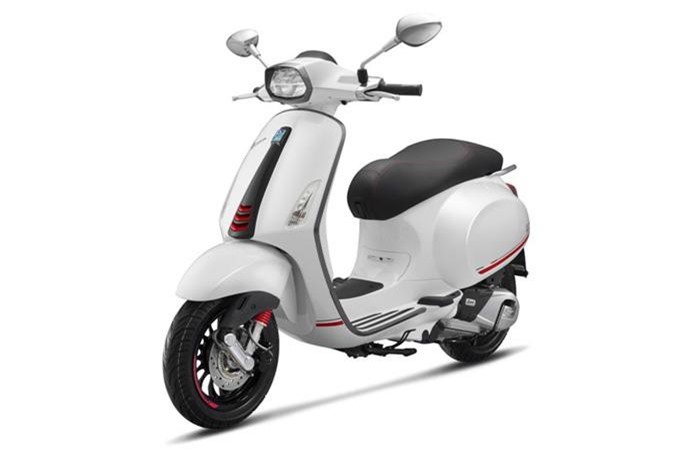 Chi tiet Vespa Sprint 150 Carbon 2019, gia hon 100 trieu dong hinh anh 3
