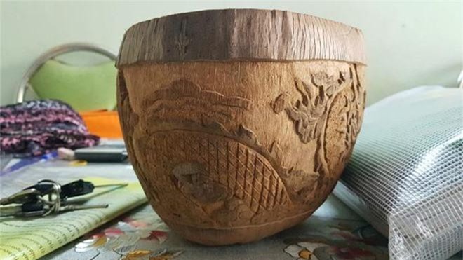 Thổi hồn vào vỏ dừa khô, bán 1,2 triệu đồng/cái-3