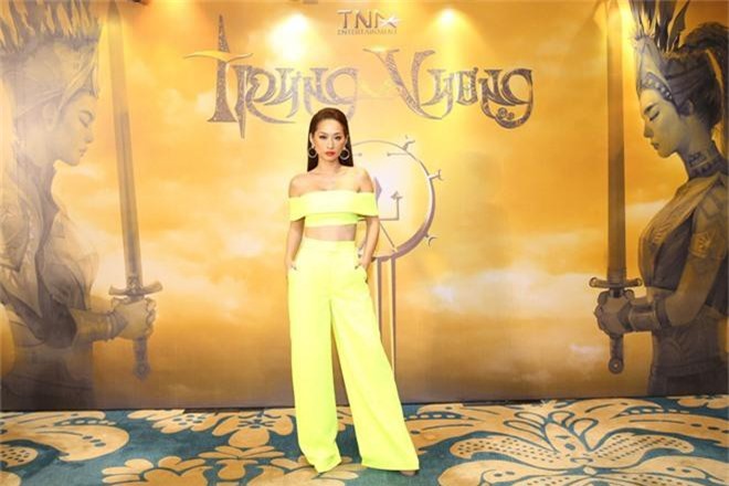 Mời đi họp báo Sức Mạnh Trâm Cài, Trương Ngọc Ánh úp sọt khán giả công bố dự án điện ảnh Trưng Vương - Ảnh 5. Mời đi họp báo Sức Mạnh Trâm Cài, Trương Ngọc Ánh úp sọt khán giả công bố dự án điện ảnh Trưng Vương - Ảnh 5.