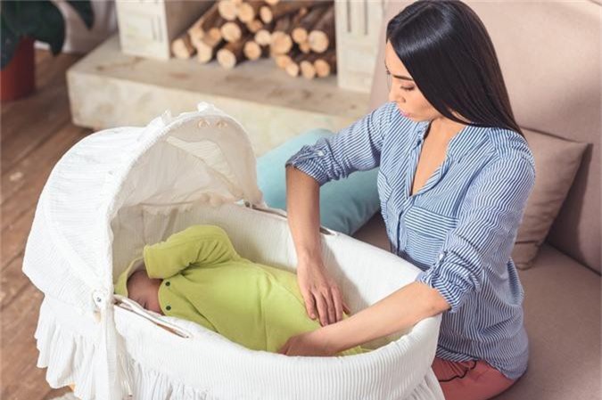 Những mẹo nhỏ giúp em bé ngủ ngon và sâu giấc hiệu quả - Hình 8 Nhung meo nho giup em be ngu ngon va sau giac hieu qua-Hinh-8