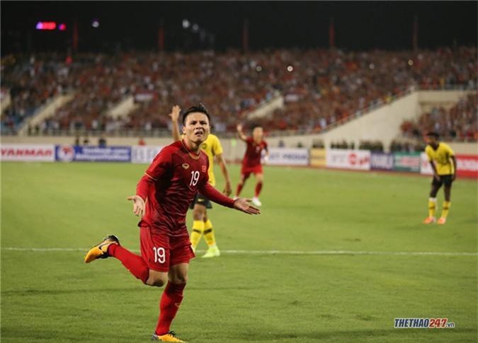 quang hải, cầu thủ nào nổi tiếng nhất việt nam, vòng loại world cup 2022, thủ môn bùi tiến dũng