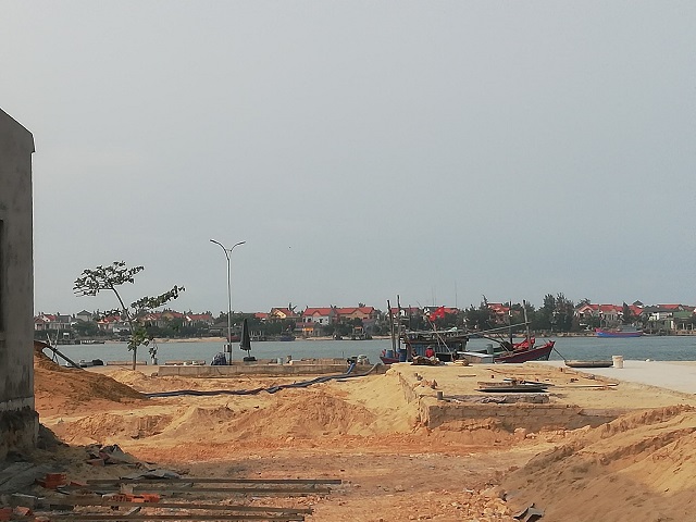 Khu dịch vụ hậu cần nghề cá Việt Trung lợi dụng đang xây dựng để khai thác cát trái phép