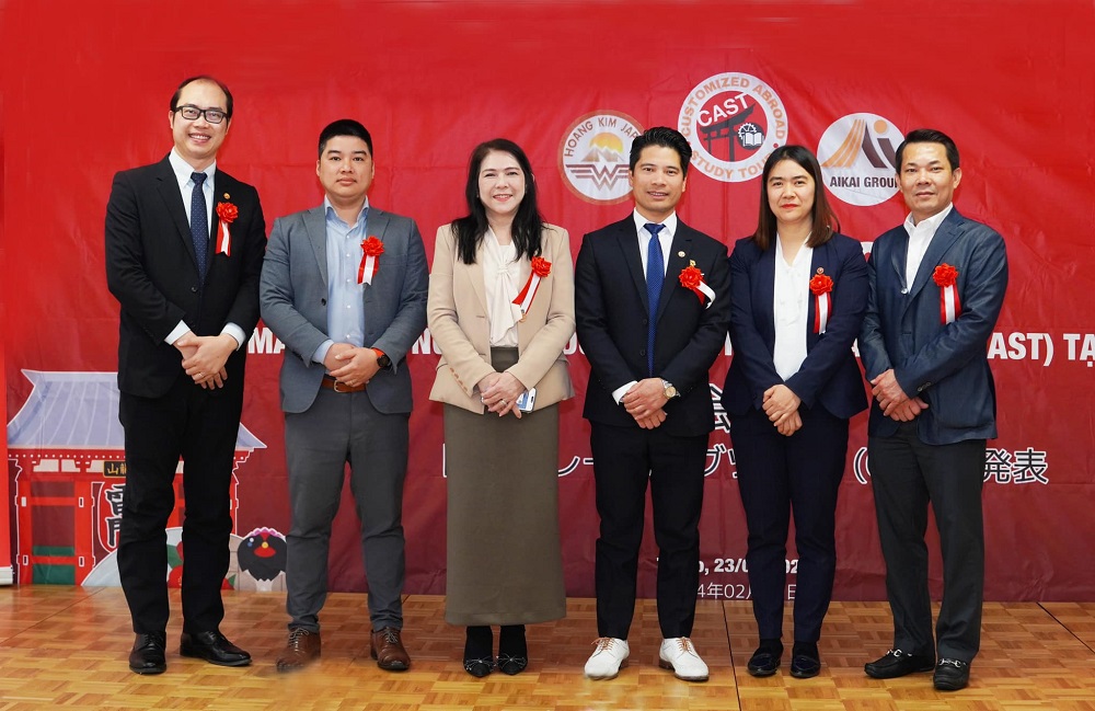 Lãnh đạo Hiệp hội Doanh nghiệp Việt Nam tại Nhật Bản (VJBA) đến chúc mừng các doanh nghiệp hội viên.