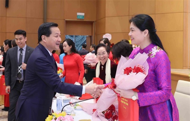 Tỏa sáng phẩm chất cao đẹp của người Phụ nữ Việt Nam, góp phần xây dựng đất nước ngày càng hùng cường, thịnh vượng, nhân dân ấm no, hạnh phúc - Ảnh 6.