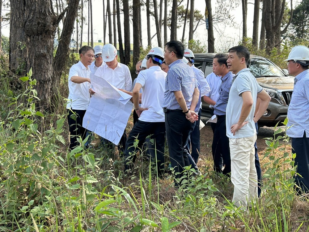 Ông Nguyễn Tiến Mạnh – Phó Tổng Giám đốc TKV cùng đoàn công tác khảo sát tại mỏ 1-5
