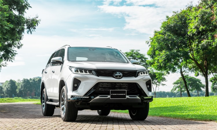 Giá lăn bánh Toyota Fortuner tháng 4/2024 ‘rẻ như cho’, át vía Ford Everest và Hyundai Santa Fe ảnh 2