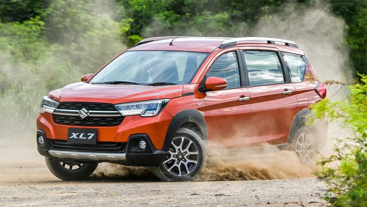 Giá xe Suzuki XL7 đầu tháng 4/2024 ’rẻ ngã ngửa’, nhăm nhe ‘kết liễu’ Mitsubishi Xpander Cross ảnh 1