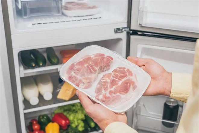 Thịt lợn để trong tủ lạnh quá thời điểm này có thể thành quái vật gây hại, khi nào nên vứt đi mà không cần tiếc nuối? - Ảnh 2.