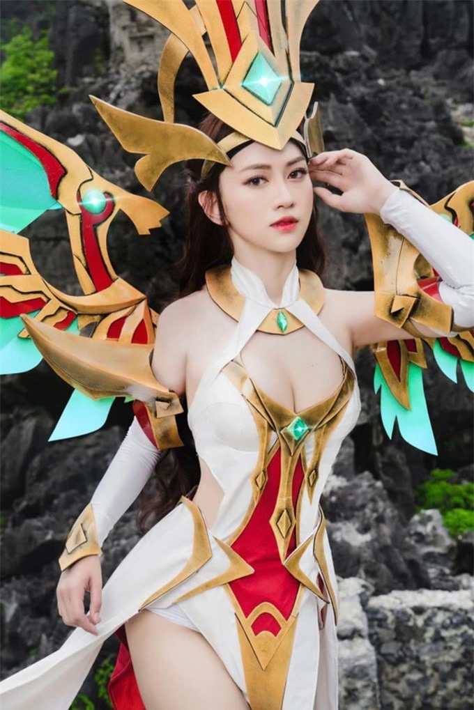 Nhìn lại loạt ảnh cosplay tướng game cực 