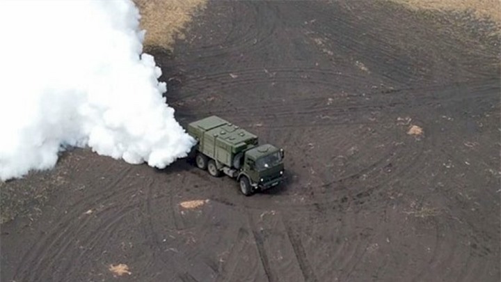 Xe tạo khói TDA-3 của quân đội Nga trong tác chiến. (Ảnh: Bộ Quốc phòng Nga)