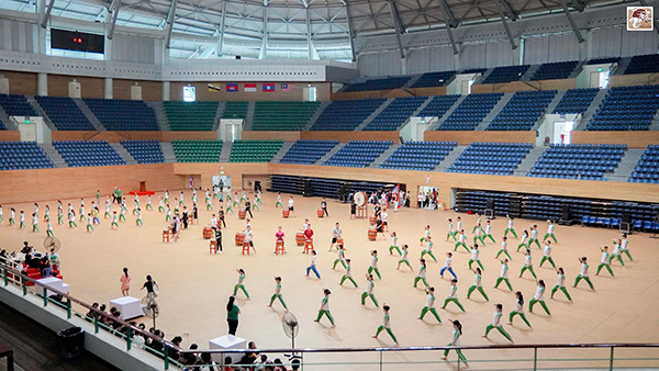 Hàng trămm diễn viên quần chúng là vận động viên, học sinh, chiến sĩ trên địa bàn TP Đà Nẵng cũng tha gia chương trình.