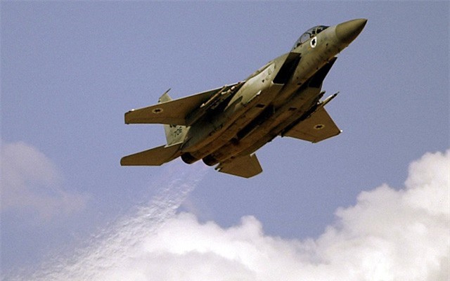 Máy bay Israel ồ ạt tấn công hơn 100 mục tiêu ở Gaza 