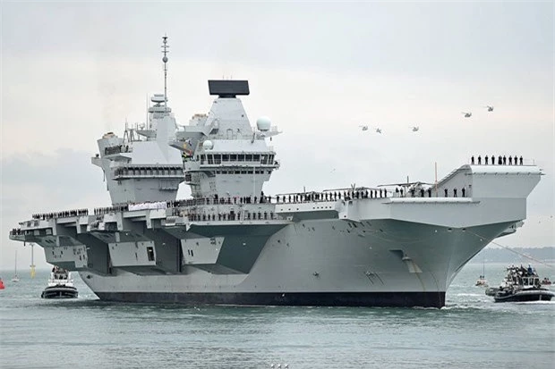 Tàu HMS Queen Elizabeth.