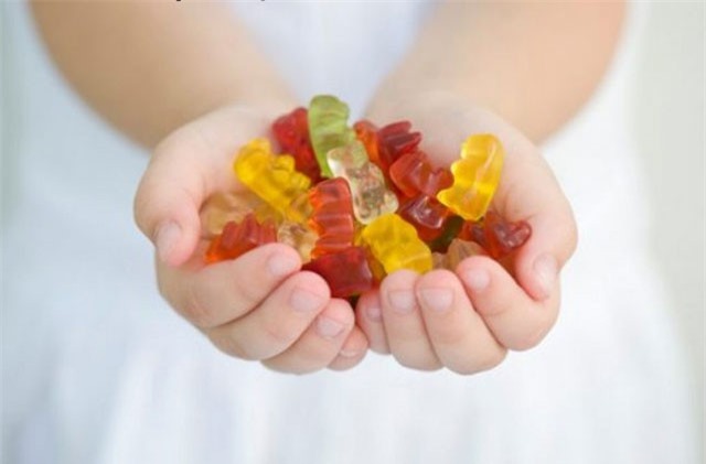 Tác hại đáng sợ của việc lạm dụng vitamin dạng kẹo