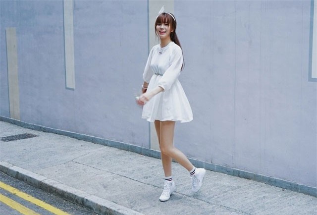 Gợi ý mix đồ với sneakers trắng đẹp miễn chê